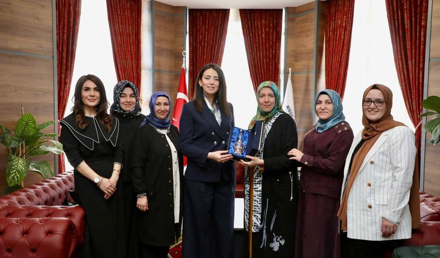 Kadın Komisyonlarından Valiliğe ziyaret