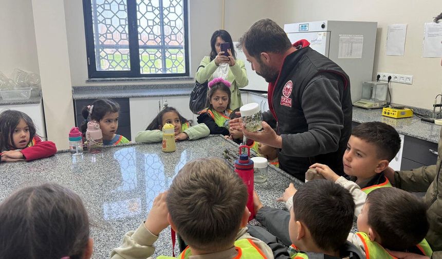 Minikler Enstitüyü ziyaret etti