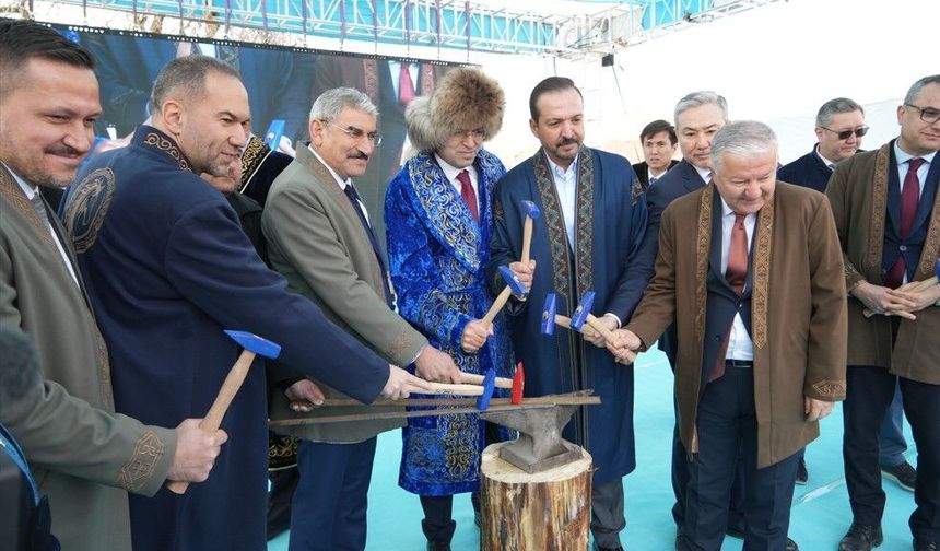 Altay köyünde renkli Nevruz kutlaması