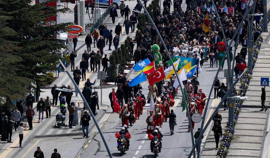 Nevruz Coşkusu kortejle başladı