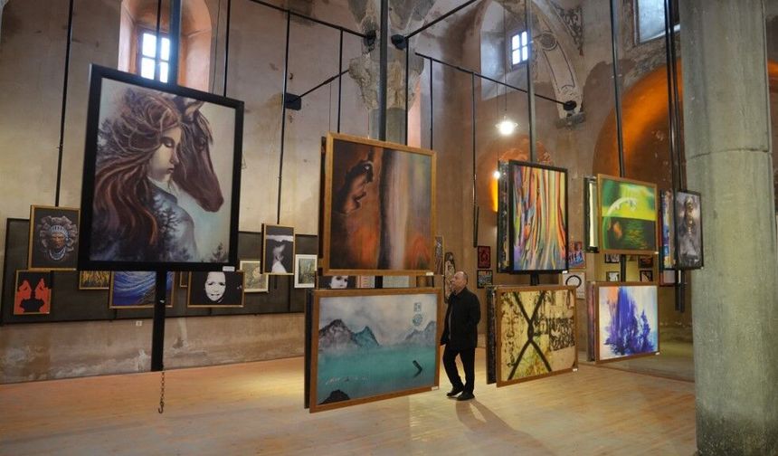 Niğde'de 'ART QUAKE-17' sergisi açıldı