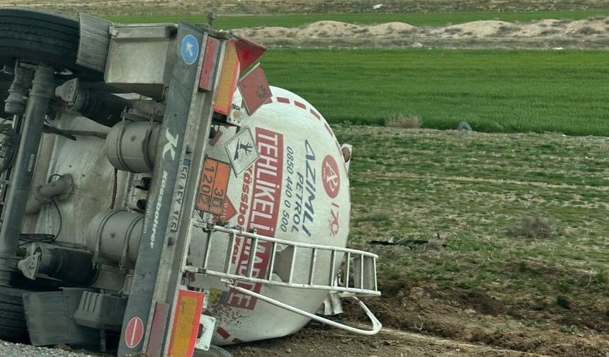 Niğde’de Tanker Devrildi!