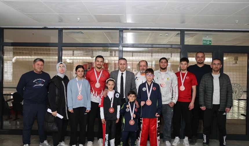 Niğdeli Sporcular Şampiyonadan 7 Madalyayla döndü!