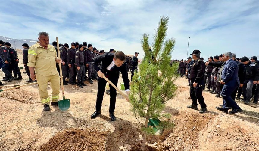Polis Meslek Yüksekokulu’nda fidan dikimi