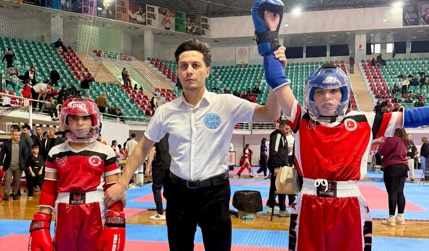 Niğde’ye Kick Boks’ta iki Türkiye derecesi