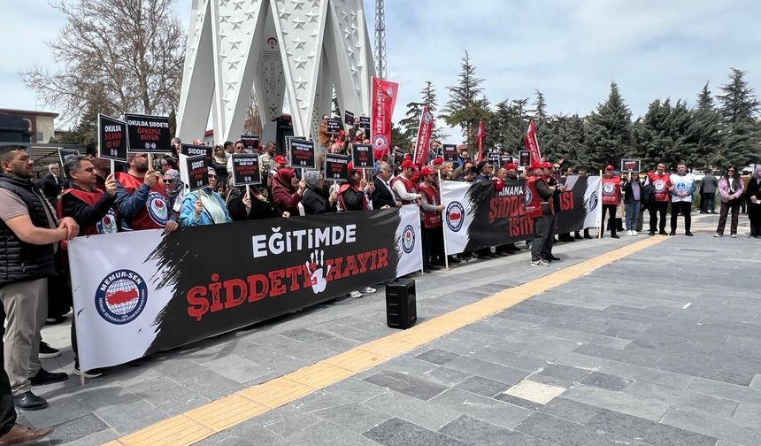 Orhan: “Artık Yeter, Eğitimciler sahipsiz değildir!”