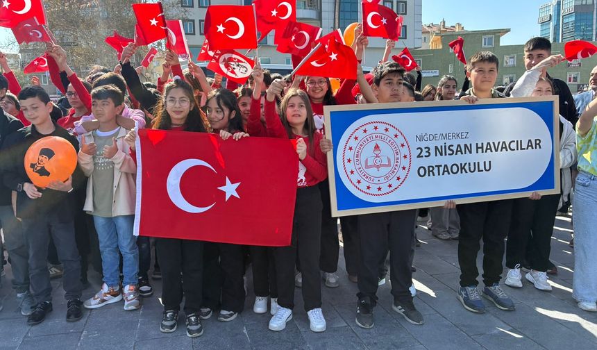 Niğde’de ‘Yaşasın 23 Nisan sesleri’ yankılandı