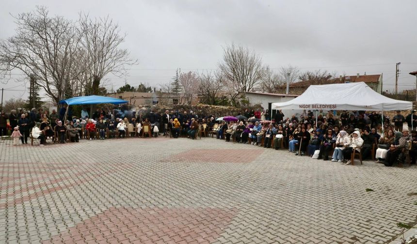 Yeşilburç’ta Helva Şenliği gelenekleri yaşattı