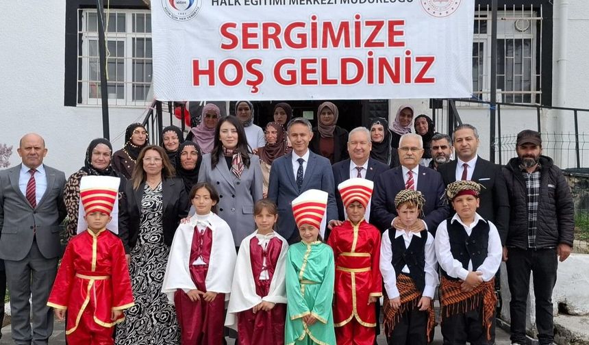 Hacıabdullah’ta El Emeği Göz Nuru eserler sergilendi