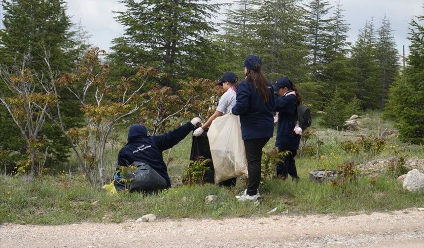 'Ormanı sev, yeşili koru' mesajı ile sahaya çıkıldı