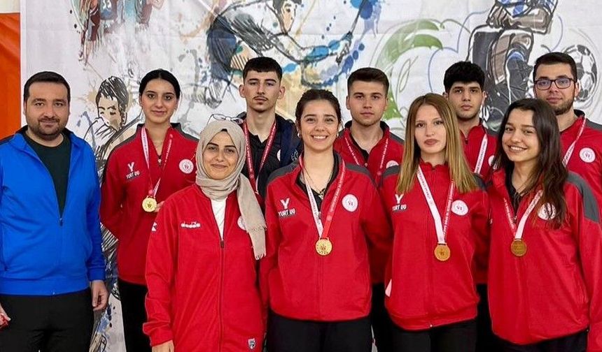 Niğde Masada Rakip Tanımadı: Çifte Şampiyonluk!