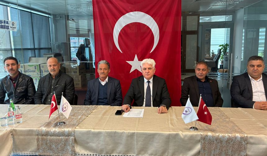 Yeşil “Kimse sütten çıkmış ak kaşık değil”