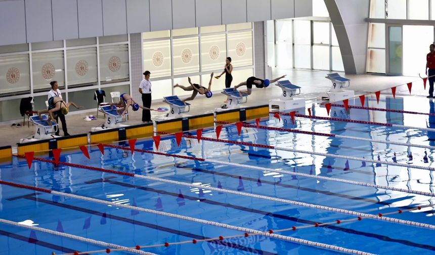 Gençlik Haftası’nda Yüzme Heyecanı