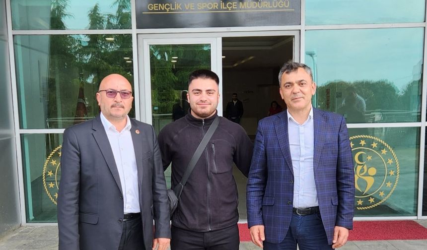 Altunhisar’ın ilk Kick Boks antrenörü tarihe geçti