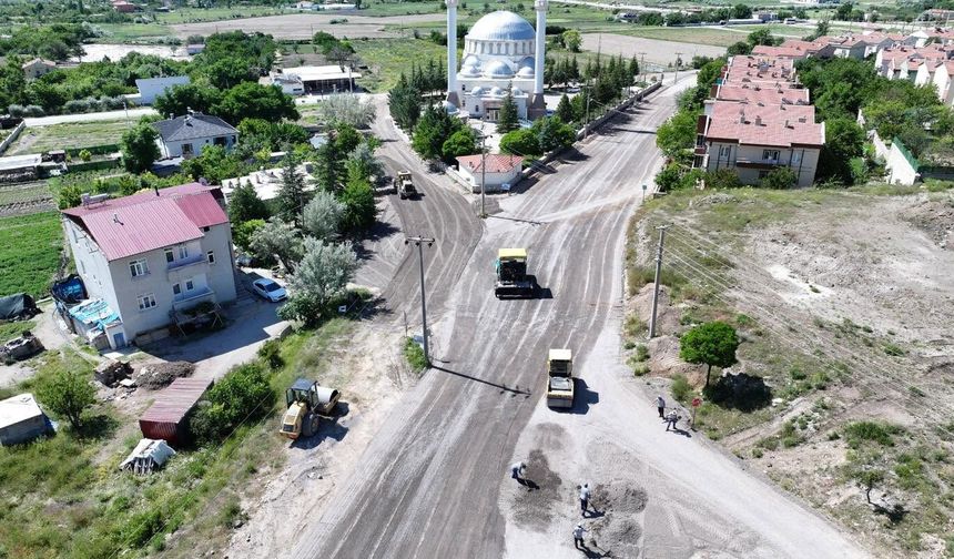 Belediye ekipleri şehrin her köşesinde çalışıyor