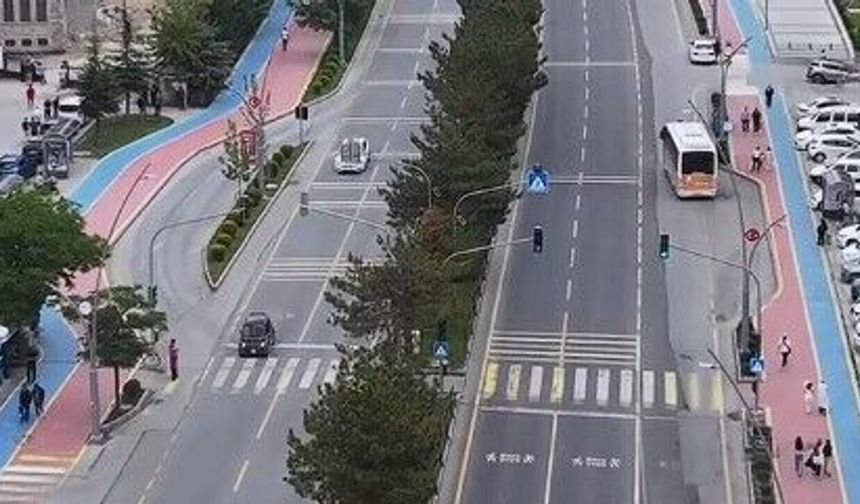Bor yoluna üç yeni yaya üst geçidi yapılıyor