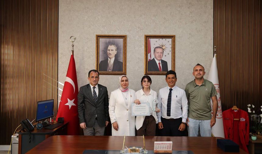 Entelektüel Yarışmada Niğde'ye Türkiye İkinciliği