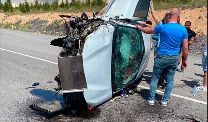 Niğde-Kayseri yolunda kaza: 4 yaralı!