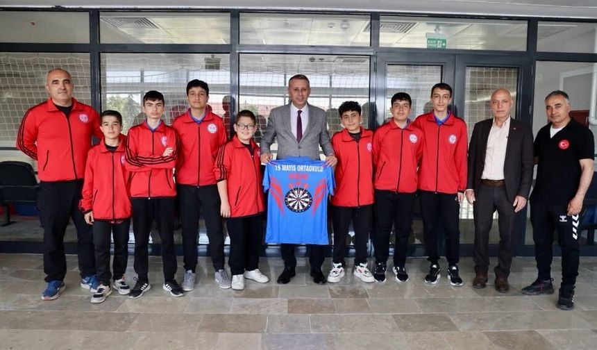 Şampiyonlardan İl Müdürü Dorul'a ziyaret