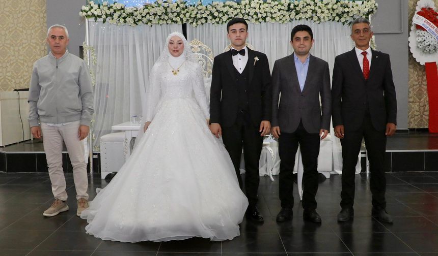 Şehit Ailesinin sevincini protokol taçlandırdı