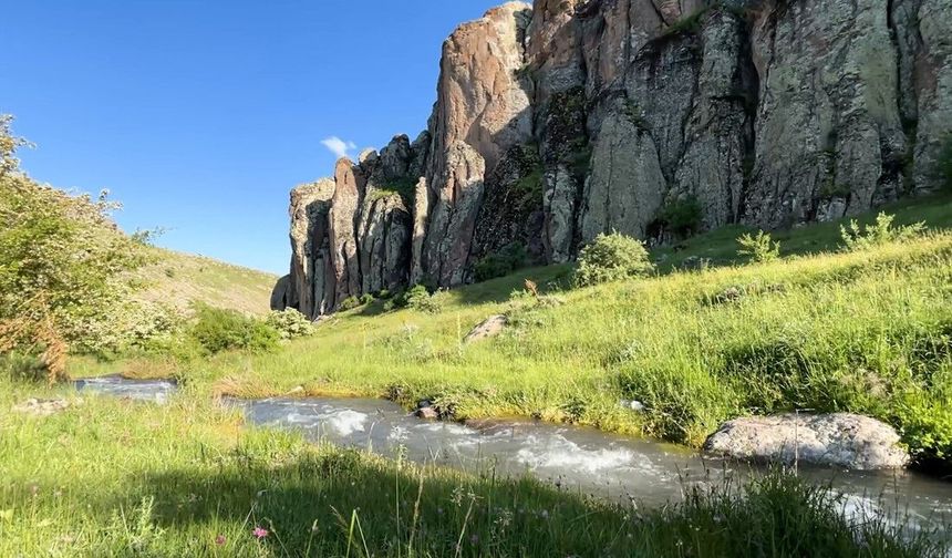 Uzandı Vadisi görsel şöleniyle ziyaretçilerini ağırlıyor