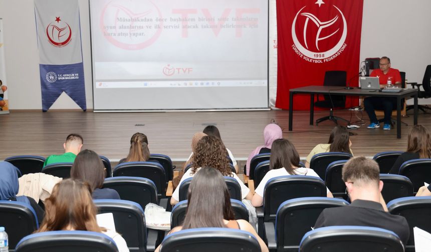 Voleybol Hakem Aday Kursu başladı