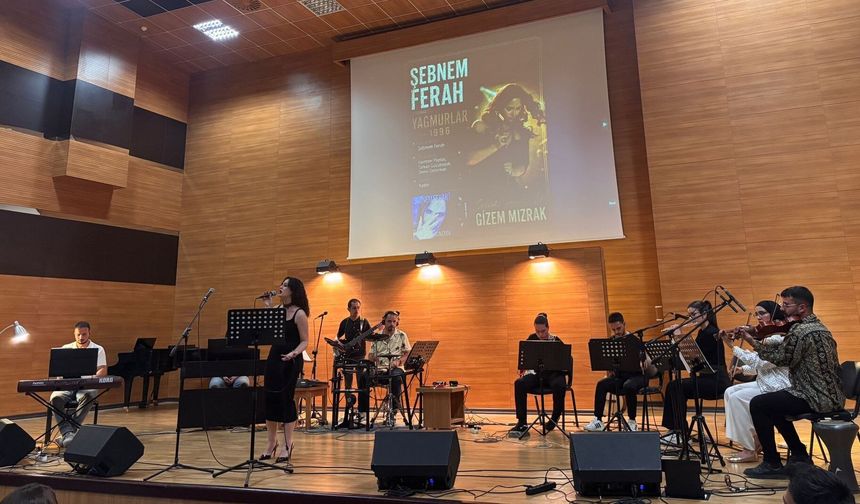 ‘Pop Müziğin Altın Çağı’ Konseri Beğeni topladı