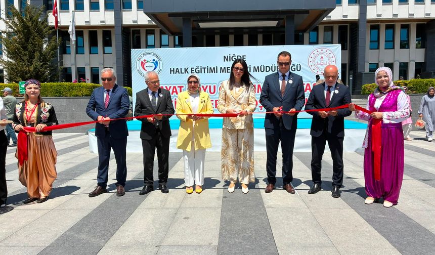Halk Eğitimden dev yıl sonu sergisi