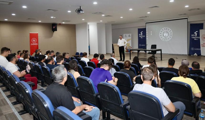 Antrenörlerin aylık olağan toplantısı yapıldı