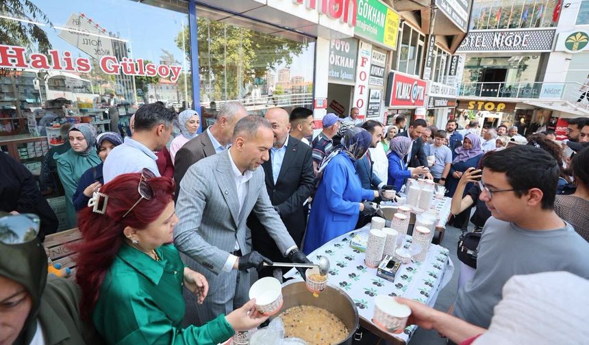 AK Parti Niğde’den Aşure ikramı