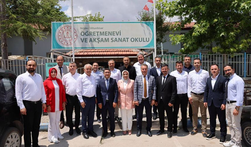Altunhisar'da sene sonu eğitim toplantısı