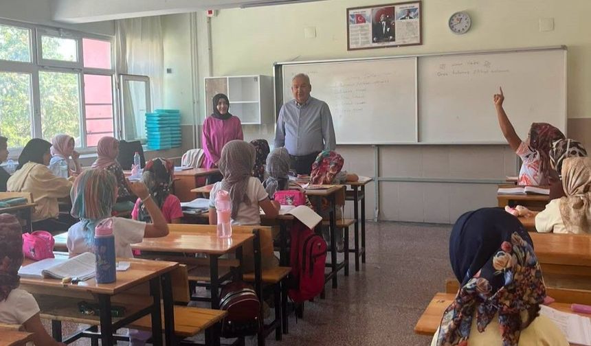 Müdür Çetin'den minik kursiyerlere ziyaret