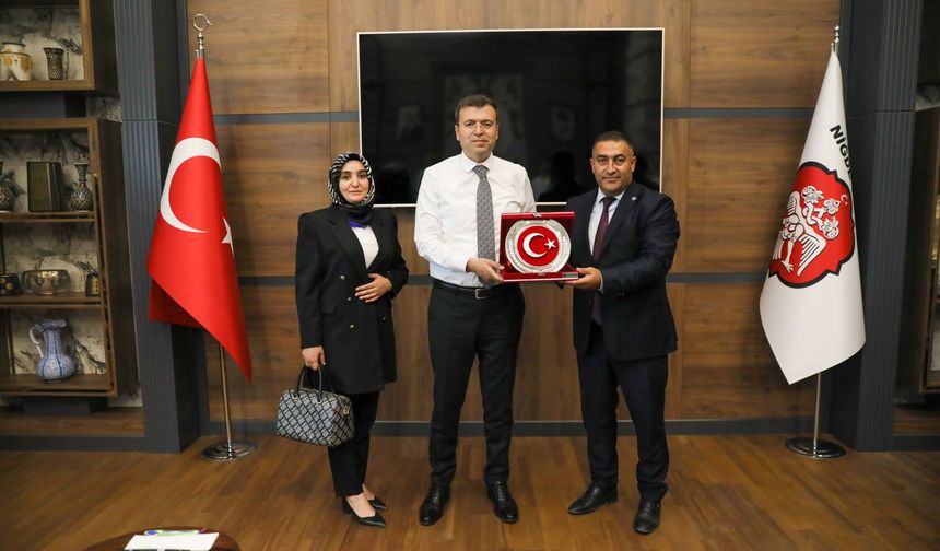 Hak-İş'ten Vali Akmeşe'ye ziyaret