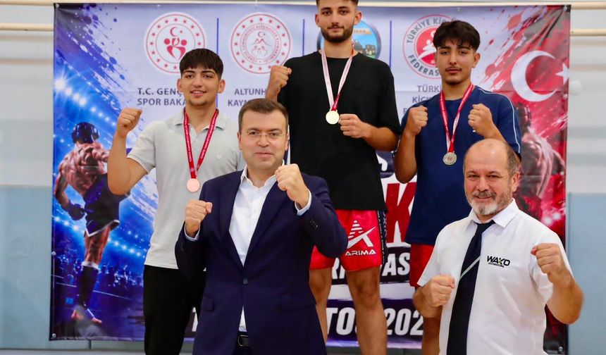 180 Sporcu Altunhisar'da yarıştı
