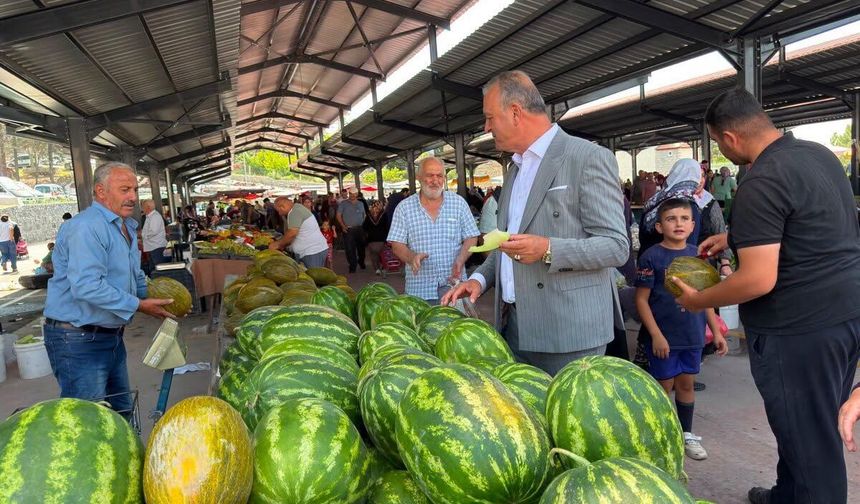 Altunhisar kapalı pazarında yoğunluk arttı