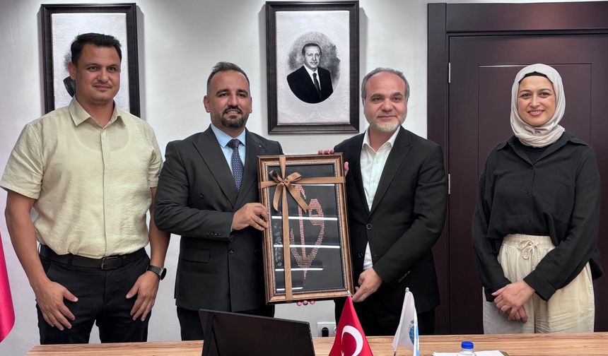 Çocuklardan Rektör Uslu’ya Tablo