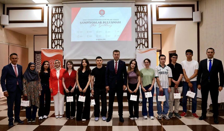 Dereceye giren öğrencilere ödül