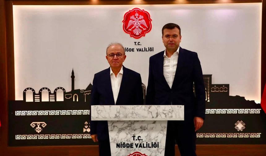 Eski Bakan Öztürk Niğde'de