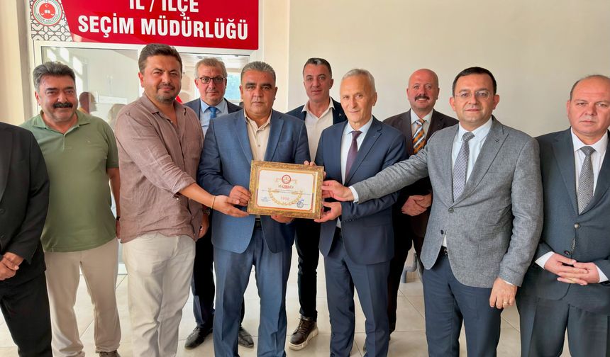 MHP İl Başkanı Tükenmez mazbatasını aldı