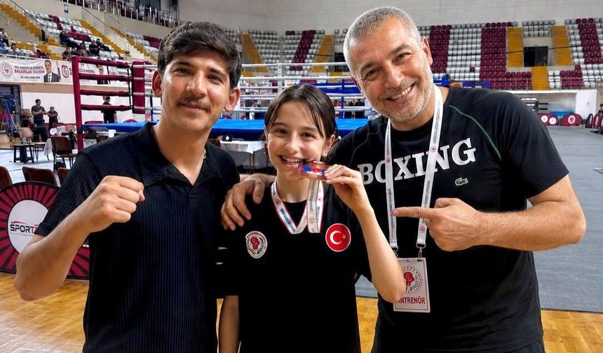 Niğdeli Boksculardan İki Madalya