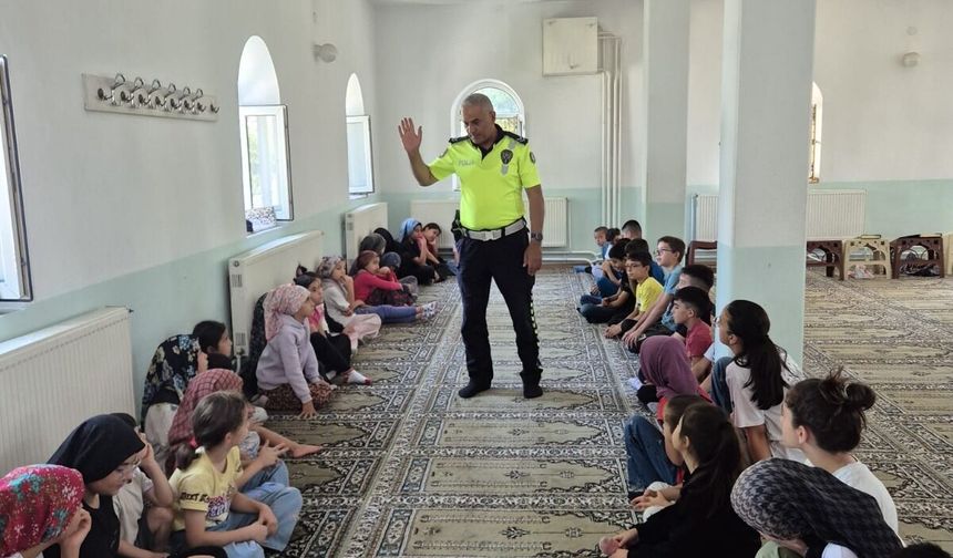 Cami Yaz kursunda trafik eğitimi