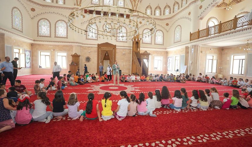 Başkan Özdemir mesaisini çocuklara ayırdı