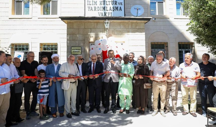 Niğde'de çifte tören