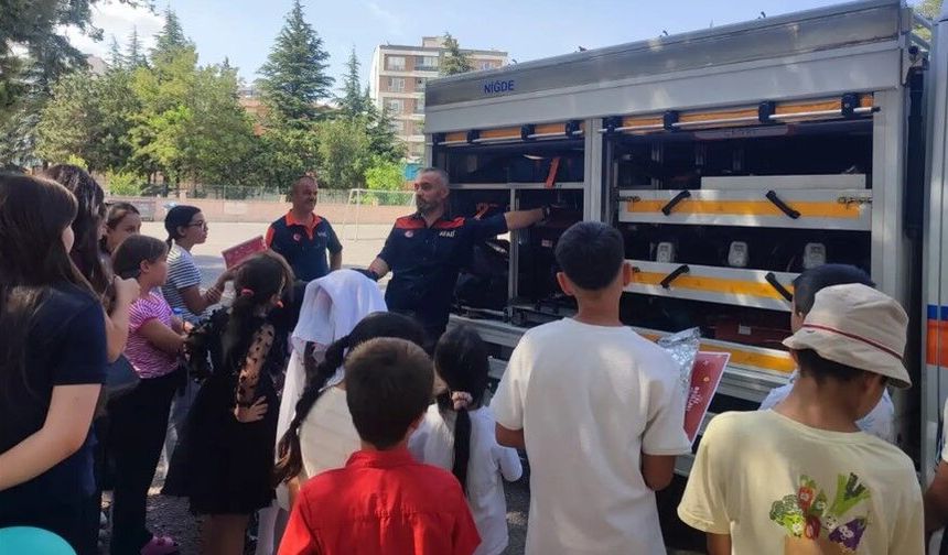 Yaz Okulu Öğrencilerine Afet Eğitimi