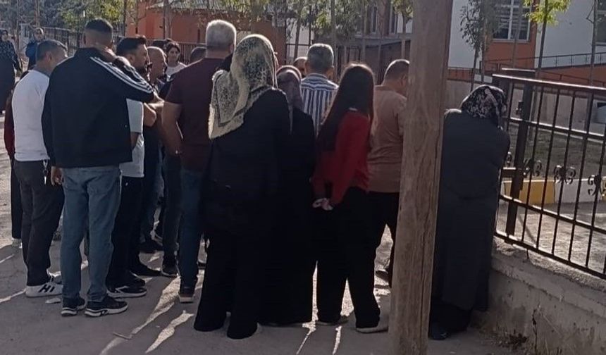 Van'da silahlı öğrenci alarmı