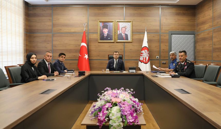 Akmeşe ‘Üniversite ve Yurt Güvenliği’ toplantısına katıldı