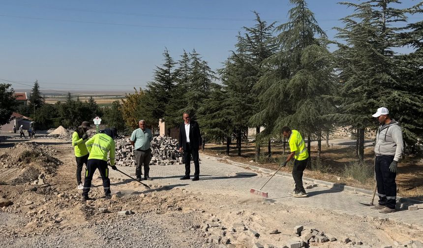 Altunhisar'da mahalle yolları yenileniyor