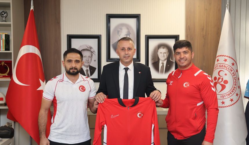 Federasyon Başkanı Akgül’den Dorul’a hediye