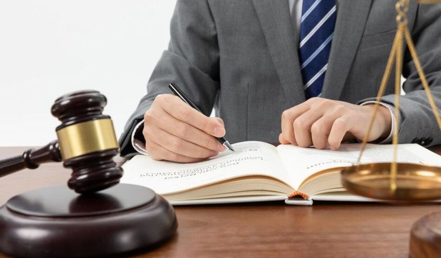 Nafaka kararı: ’Süresiz olarak’ ibaresi iptal edildi