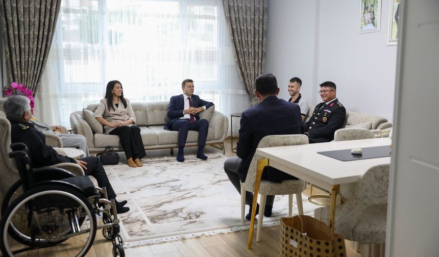 Vali Akmeşe’den Gazilere ziyaret